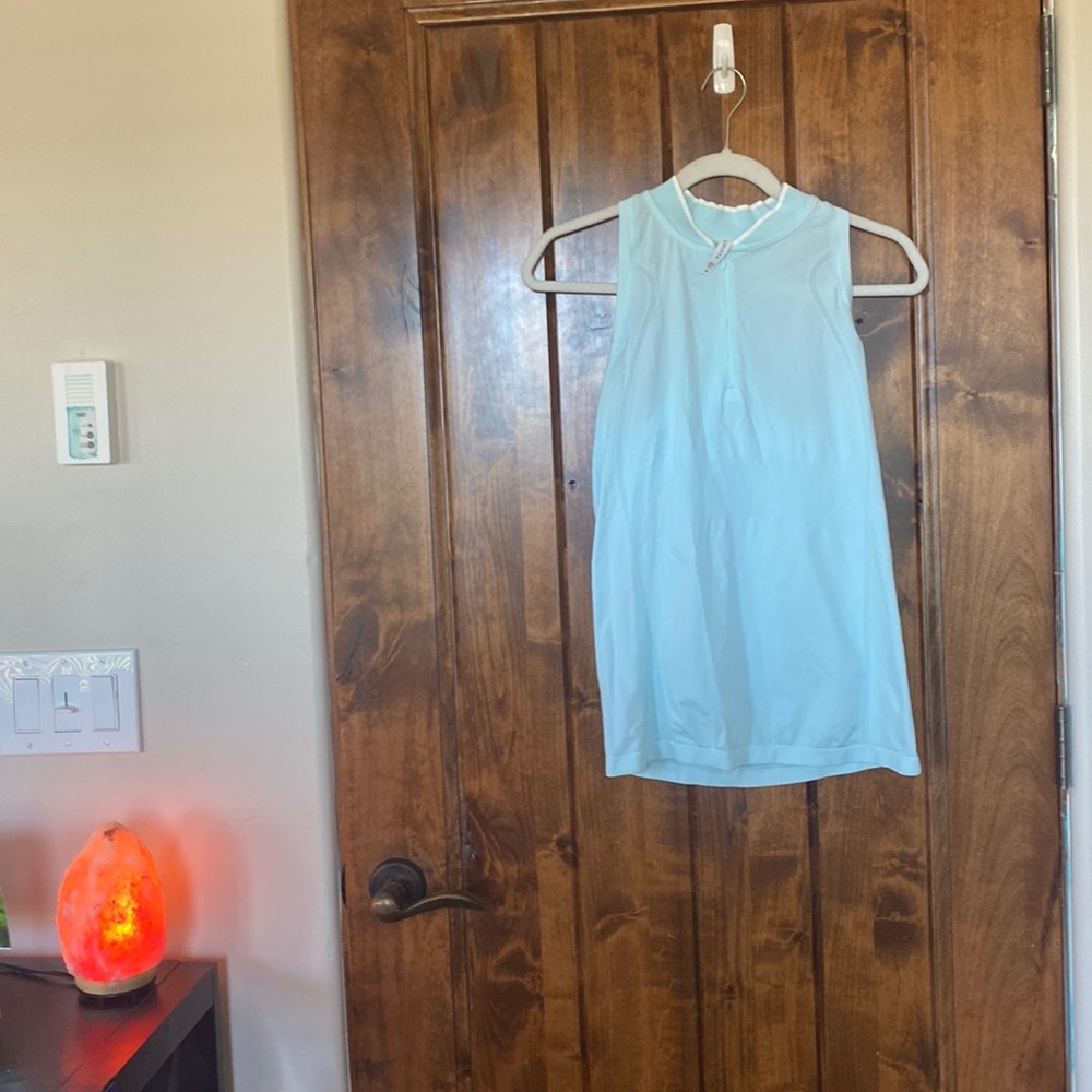 Athleta collared 1/4 zip tennis racer back tank size medium
